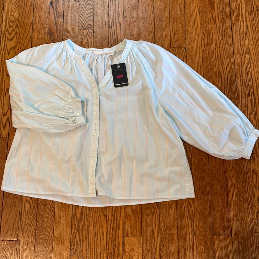 100% cotton Levi’s button front striped top NWT